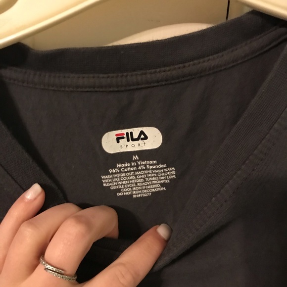 Grey Fila t-shirt - Picture 4 of 4